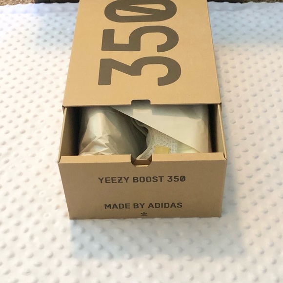 YEEZY Boost 350 V2 “Light” - Picture 4 of 8